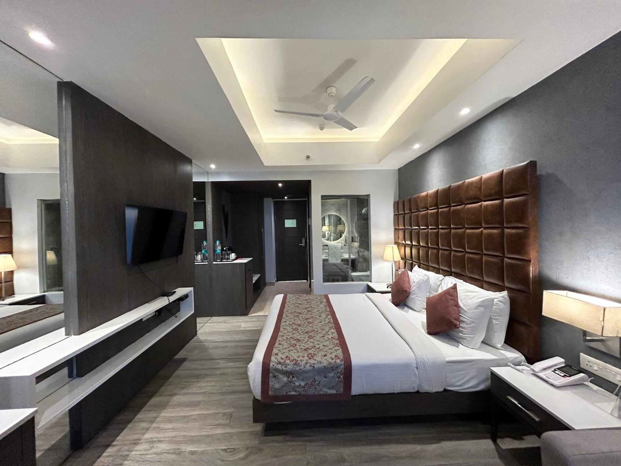 แซนด์ เฮฟเว่น Hotel พอร์ตแบลร์ ภายนอก รูปภาพ